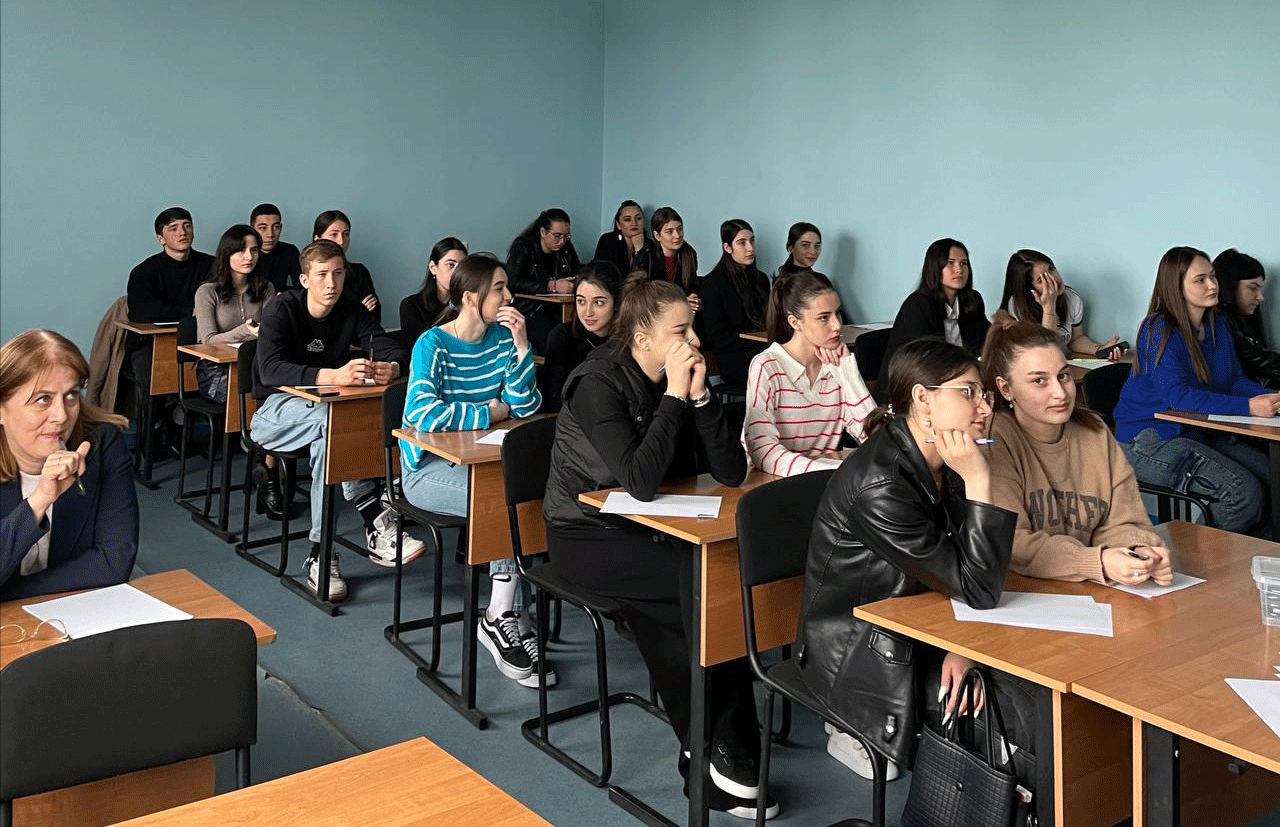 В рамках празднования Дня осетинского языка и литературы студенты Владикавказского института управления написали Глобальный диктант.