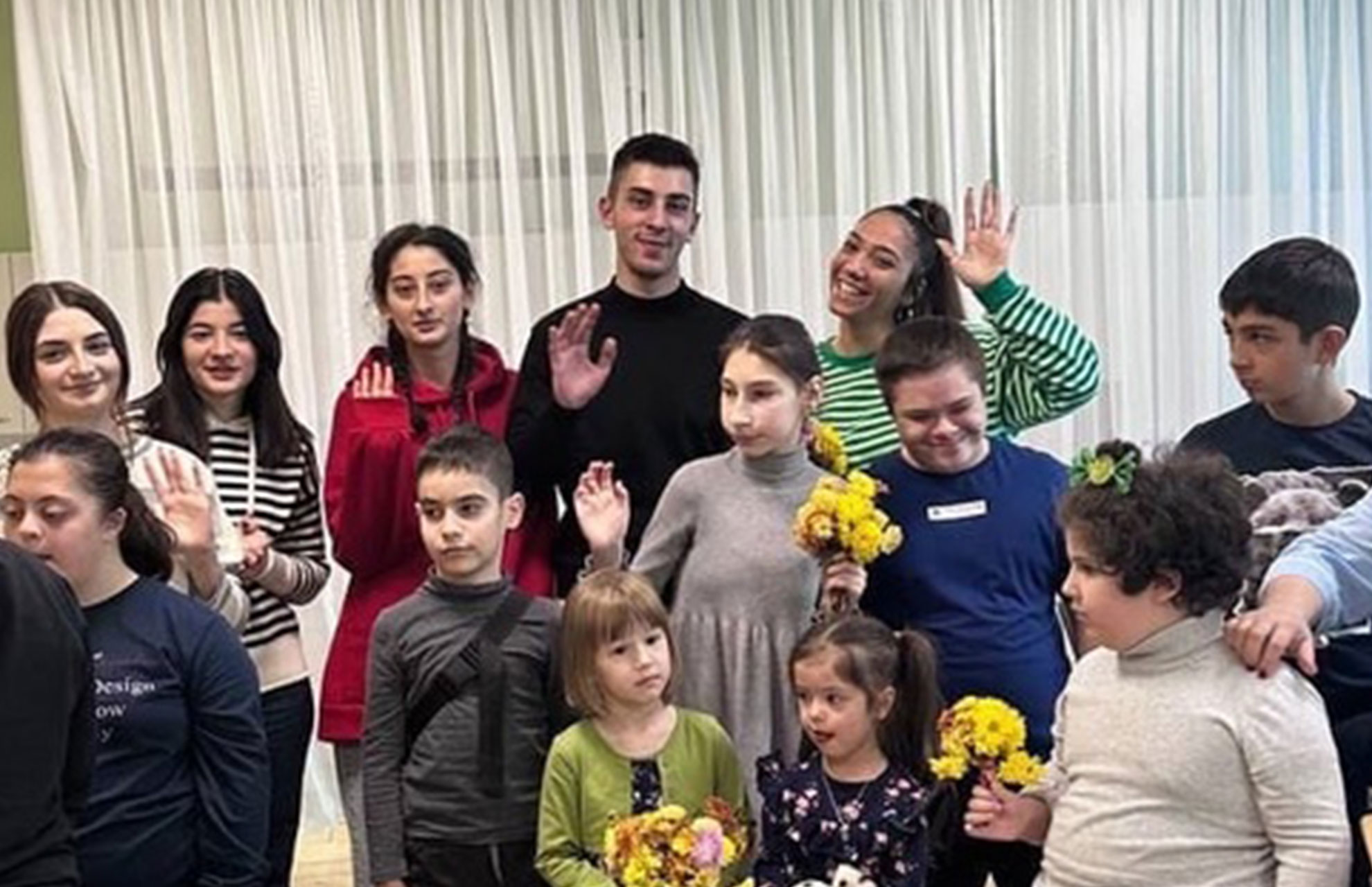 Студенты Владикавказского института управления посетили Республиканский центр реабилитации детей-инвалидов «Феникс».